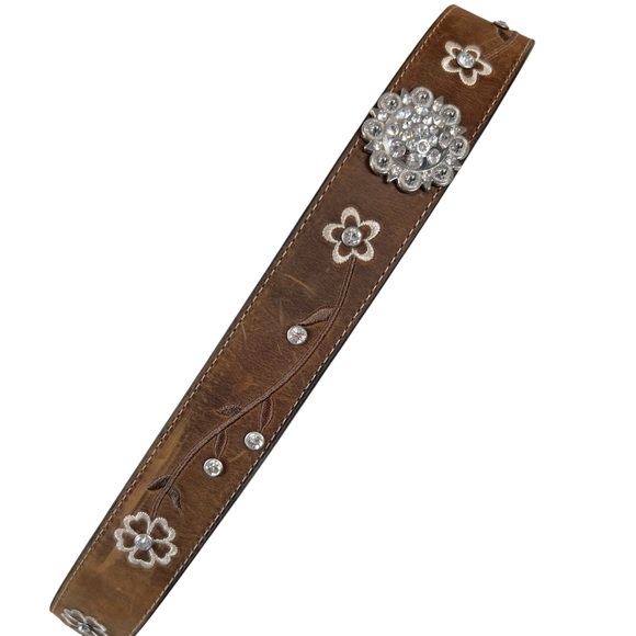 Ariat Womens Floral Stitch Berry Concho Distressed Leather Belt - Picture 12 of 16